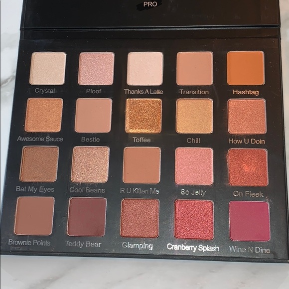 Original Violet Voss Holy Grail Palette - Picture 4 of 16